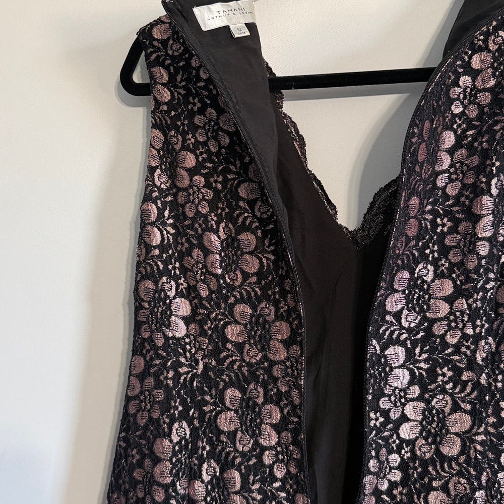 Tahari Arthur S. Levine Black Floral Lace Gown Champagne Lining Size 12 - Picture 5 of 12
